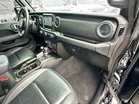 Used 2023 Jeep Wrangler Unlimited Sahara w/ Cold Weather Group image 37