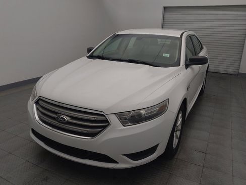Used 2014 Ford Taurus SE image 15