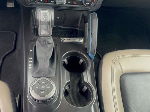 Used 2024 Ford Bronco Wildtrak image 32