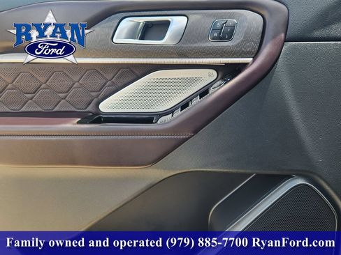 Used 2025 Ford Explorer Platinum w/ LUX Leather Package AWD/4WD image 16