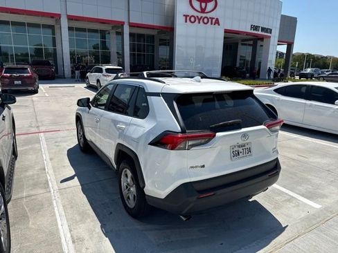 Used 2019 Toyota RAV4 XLE w/ Convenience Package AWD/4WD image 6