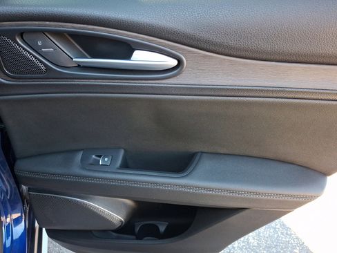 Used 2023 Alfa Romeo Stelvio Ti image 14