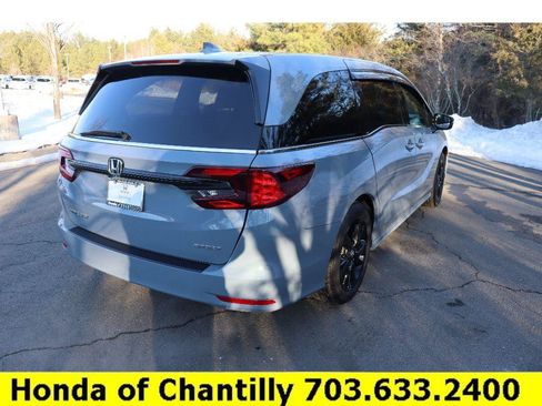 Used 2023 Honda Odyssey Sport image 7