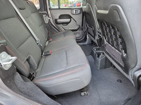 Used 2022 Jeep Wrangler Unlimited Rubicon AWD/4WD image 14