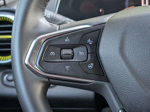 Used 2025 Chevrolet Trax LT w/ Driver Confidence Package FWD image 23