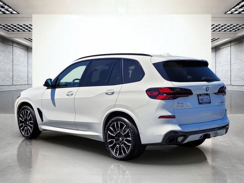 Used 2025 BMW X5 xDrive40i w/ M Sport Package AWD/4WD image 9