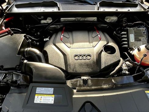 Used 2022 Audi SQ5 Premium image 27