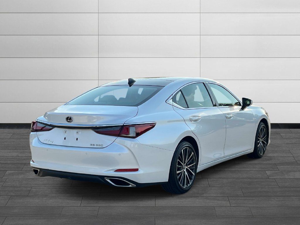 Used 2023 Lexus ES 350 w/ Premium Package FWD image 5