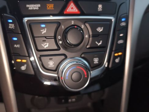 Used 2016 Hyundai Elantra GT w/ Option Group 02 FWD image 23