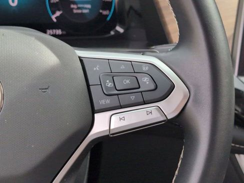 Used 2025 Volkswagen Atlas SE FWD image 21