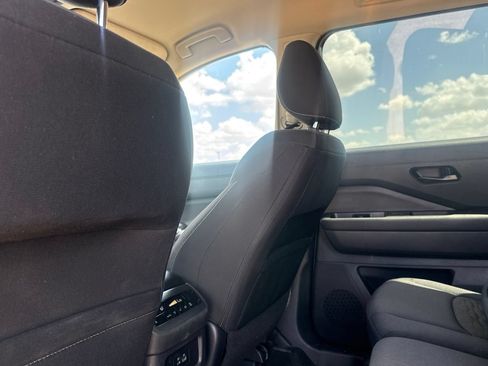 Used 2025 Nissan Pathfinder SV FWD image 36