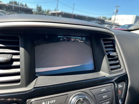 Used 2018 Nissan Pathfinder SV FWD image 29