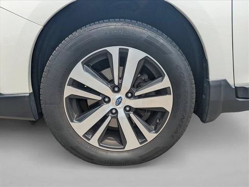 Used 2018 Subaru Outback 3.6R Limited AWD/4WD image 18