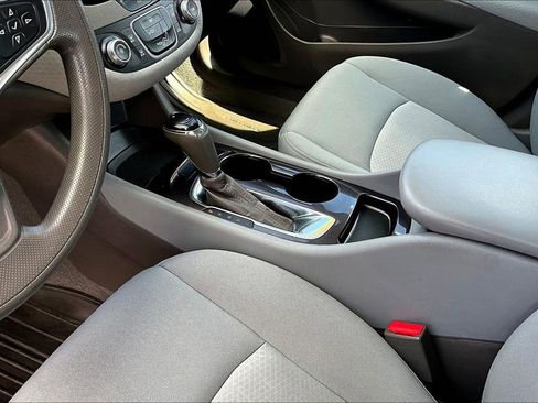 Used 2019 Chevrolet Malibu LS w/ LPO, Convenience Package 2 FWD image 16