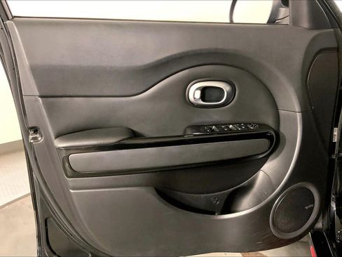 Used 2015 Kia Soul + FWD image 24