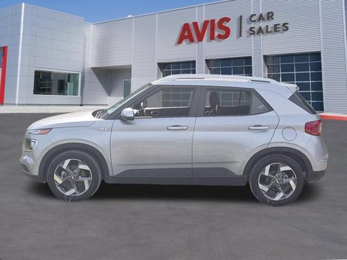 Used 2025 Hyundai Venue SEL FWD image 10