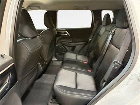 New 2026 Mitsubishi Outlander ES image 23