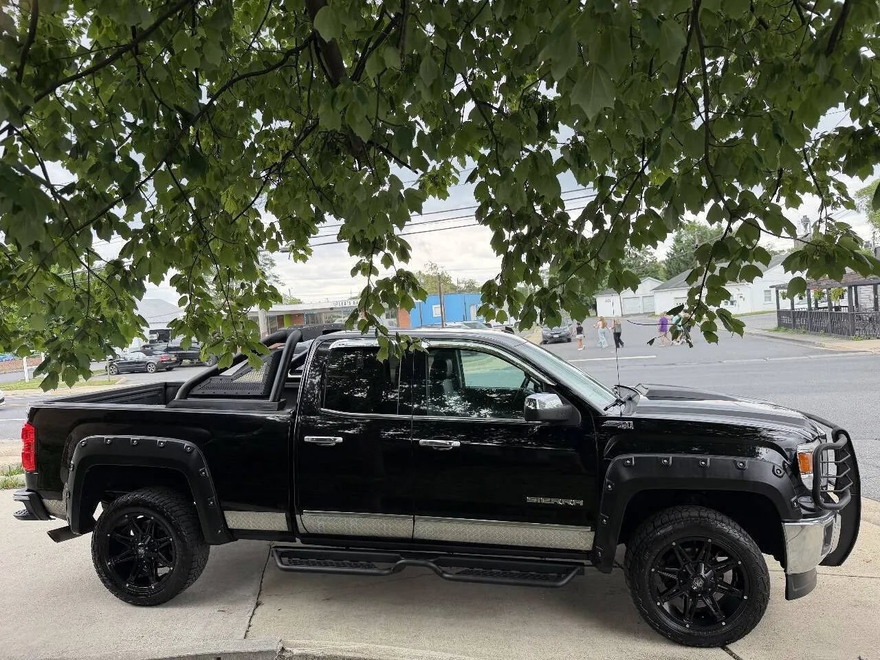 Used 2014 GMC Sierra 1500 SLT w/ SLT Preferred Package AWD/4WD image 8