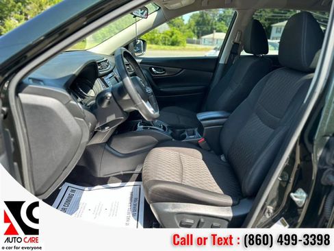 Used 2020 Nissan Rogue SV image 18