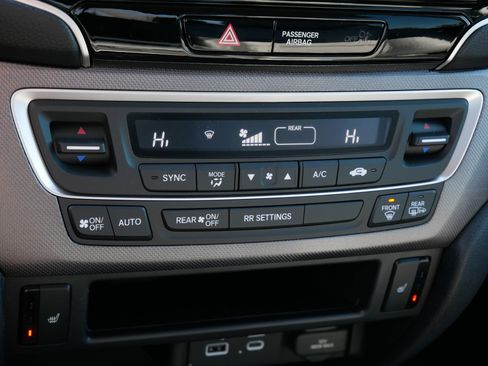 Certified 2025 Honda Ridgeline RTL image 23