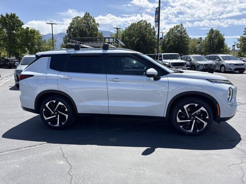 Used 2024 Mitsubishi Outlander SE AWD/4WD image 5