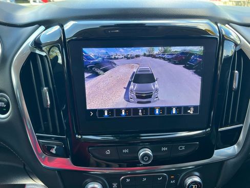 Used 2021 Chevrolet Traverse LT w/ LT Premium Package AWD/4WD image 43