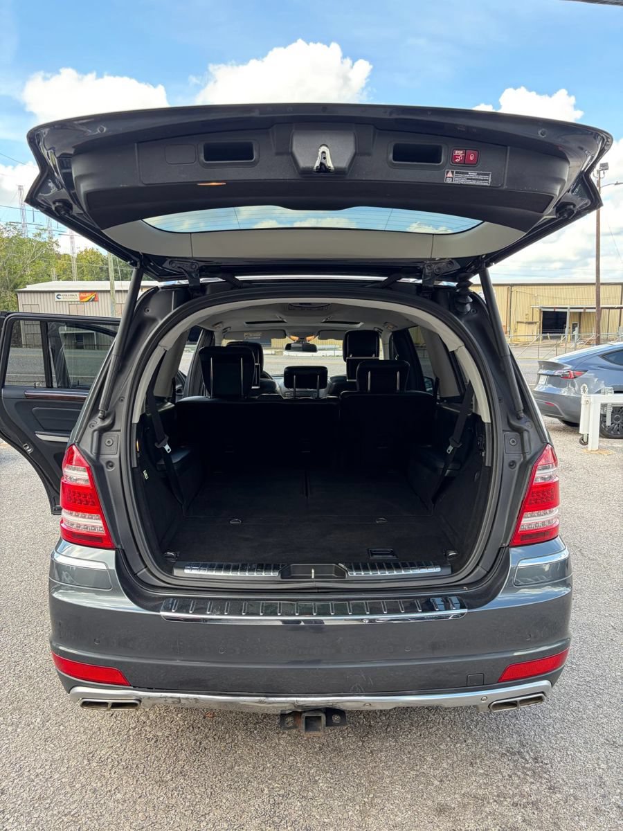 Used 2011 Mercedes-Benz GL 550 4MATIC image 12