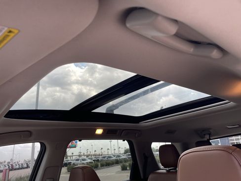 Certified 2024 Nissan Pathfinder Platinum w/ Lighting Package (N92) image 5