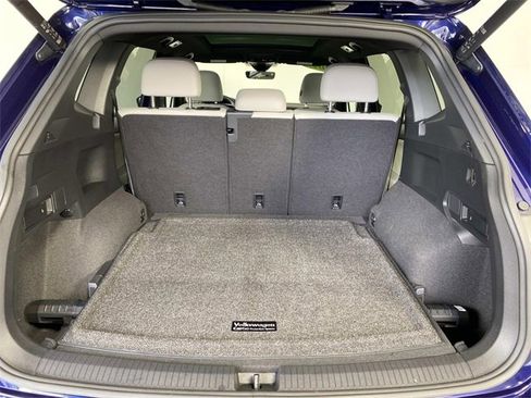 Used 2022 Volkswagen Tiguan SEL R-Line image 10