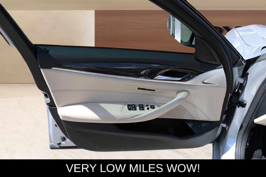Used 2017 BMW 540i RWD image 10