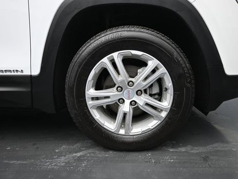 Used 2023 GMC Terrain SLE w/ Driver Convenience Package image 10