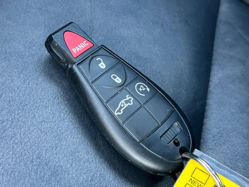 Used 2014 Dodge Challenger SXT image 22