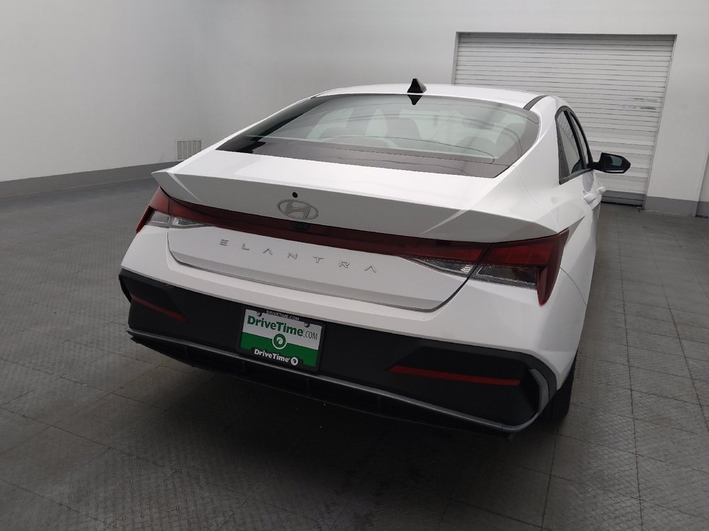 Used 2024 Hyundai Elantra SEL FWD image 7
