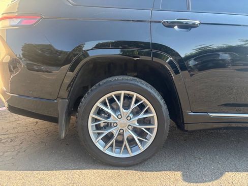 Used 2023 Jeep Grand Cherokee L Summit w/ Advanced Protech Group IV AWD/4WD image 4