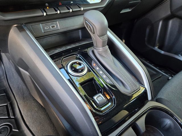 Used 2025 Chevrolet Colorado W/T AWD/4WD image 18