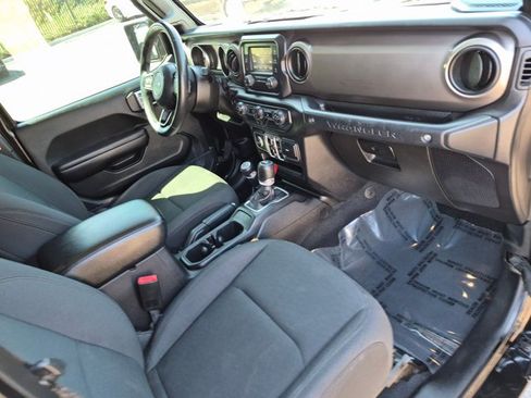 Used 2018 Jeep Wrangler Unlimited Sport S AWD/4WD image 21
