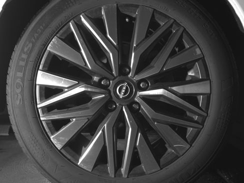 Used 2025 Nissan Altima 2.5 SV image 15