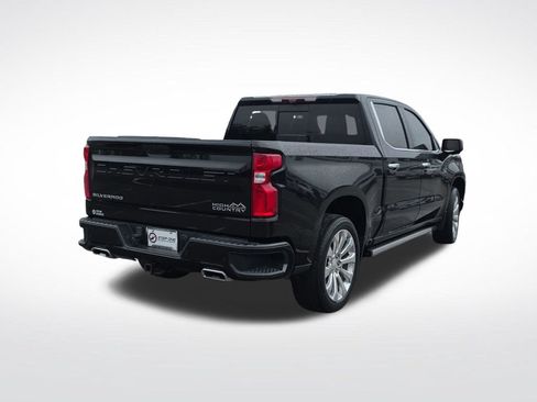 Used 2020 Chevrolet Silverado 1500 High Country w/ Technology Package AWD/4WD image 7