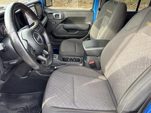 Used 2024 Jeep Gladiator Mojave image 25