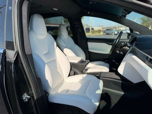 Used 2018 Tesla Model X P100D image 11