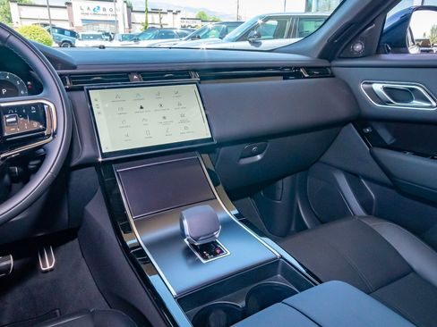 New 2026 Land Rover Range Rover Velar Dynamic SE image 24