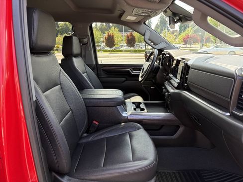 Used 2024 Chevrolet Silverado 2500 LTZ w/ LTZ Convenience Package AWD/4WD image 23