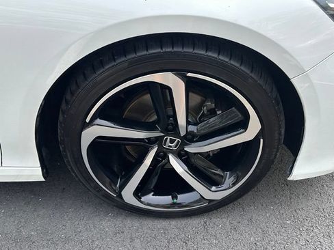 Used 2018 Honda Accord Sport image 12