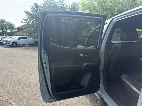 Used 2021 Toyota Tacoma TRD Pro AWD/4WD image 29