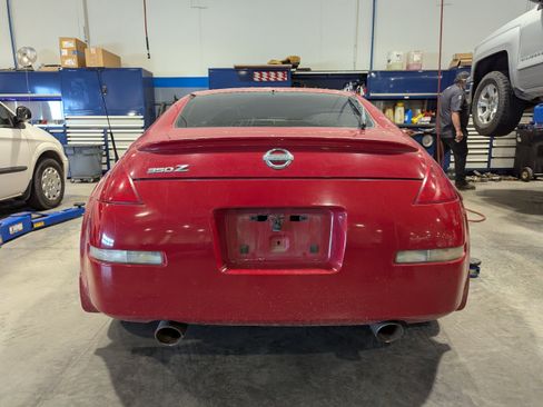 Used 2005 Nissan 350Z Touring RWD image 5