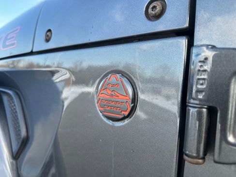 Used 2023 Jeep Gladiator Mojave w/ Cold Weather Group image 50