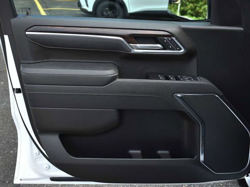 Used 2025 GMC Sierra 1500 SLT image 22