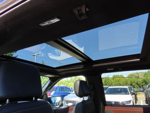 Used 2021 Ford F150 Lariat w/ Equipment Group 502A High image 34