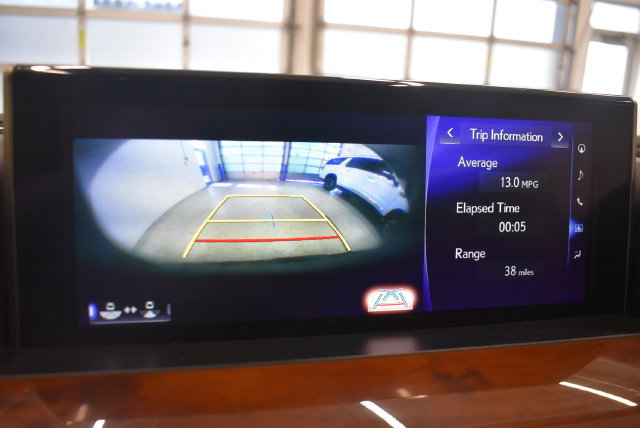 Used 2021 Lexus LX 570 4WD w/ Luxury Package image 27