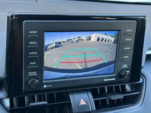 Used 2022 Toyota RAV4 LE image 16